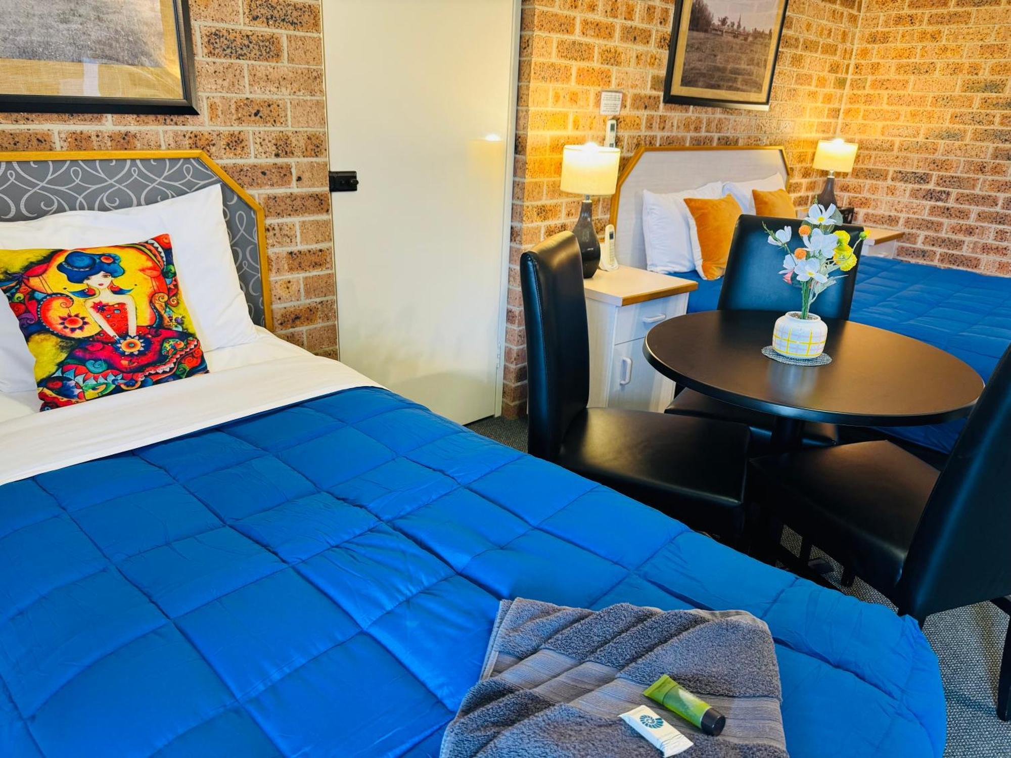 Town And Country Motor Inn Тамуорт Экстерьер фото